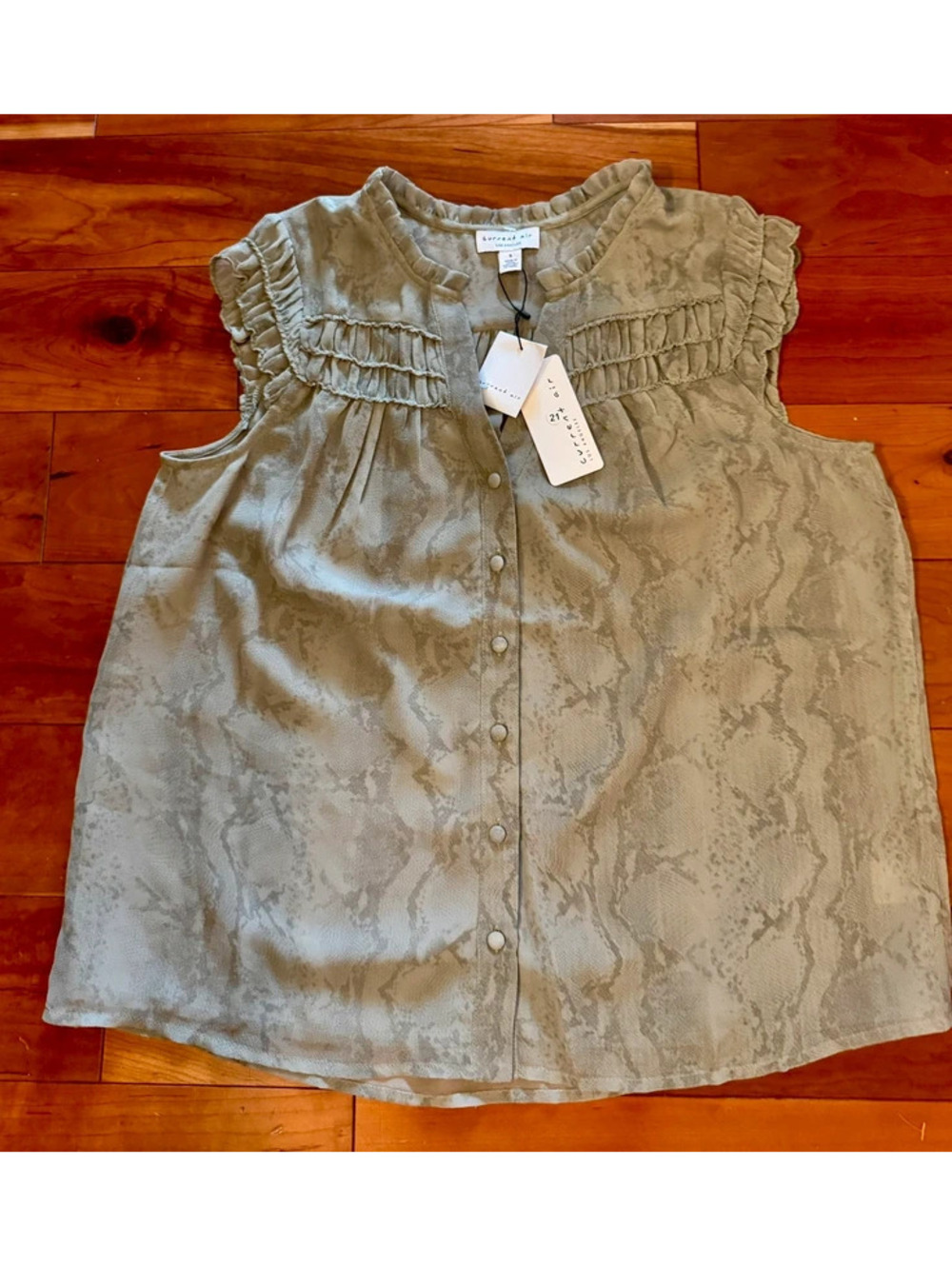 NWT current air green sleeveless blouse size small